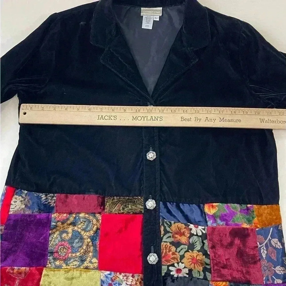 Elegant Black Velvet Patchwork Jacket - Picture 6 of 9